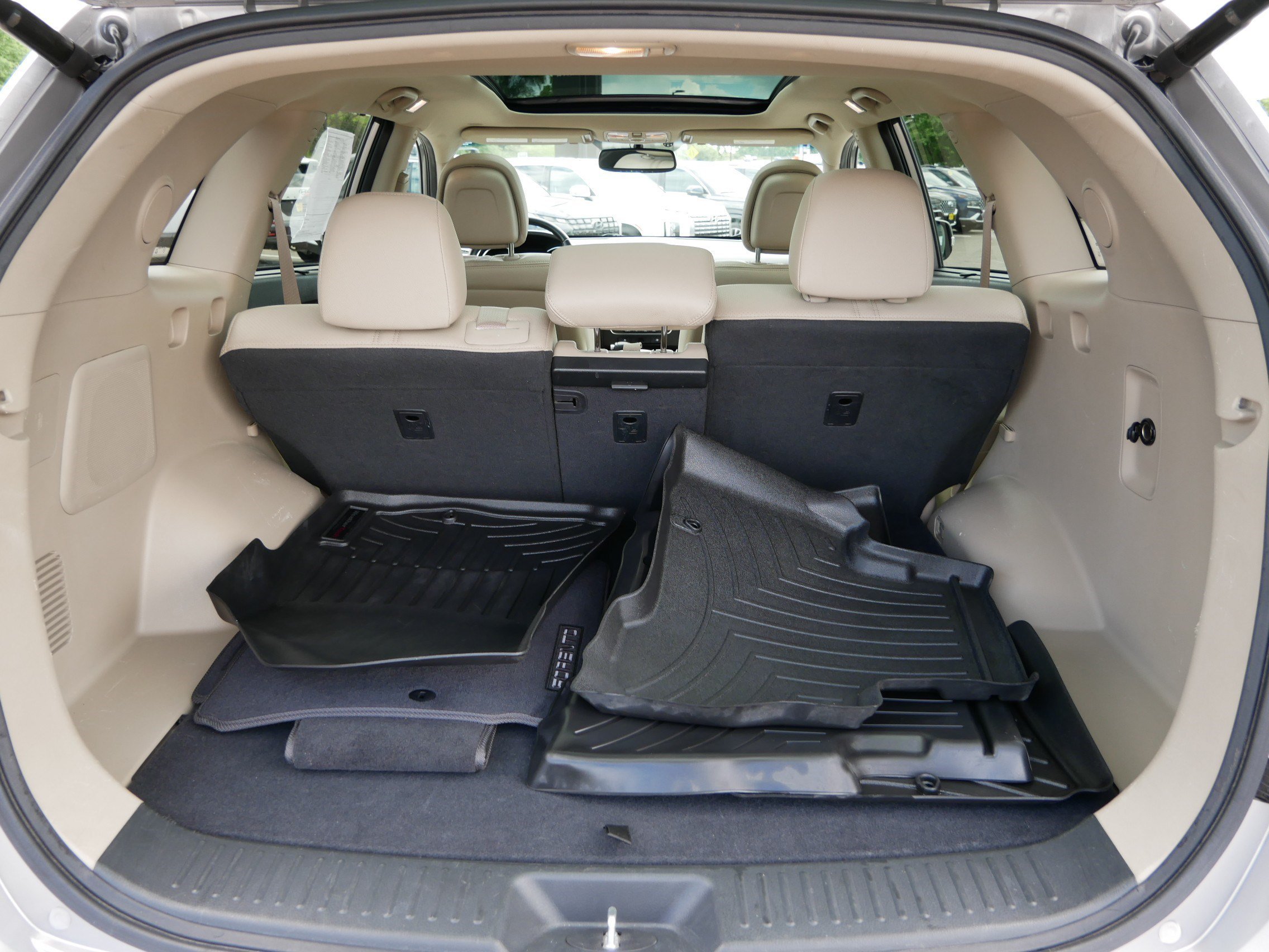 Used 2015 Satin Metal Kia EX image 18