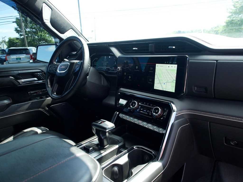 Used 2023 ONYX BLACK GMC AT4X image 31