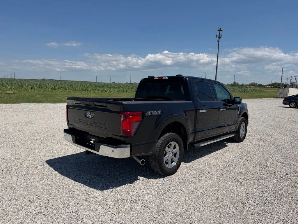 Used 2025 Black Ford XLT image 4