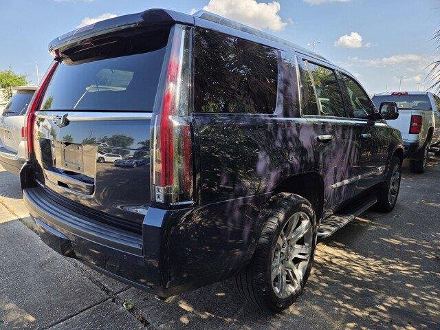Used 2017 Dark Adriatic Blue Metallic Cadillac Luxury image 4