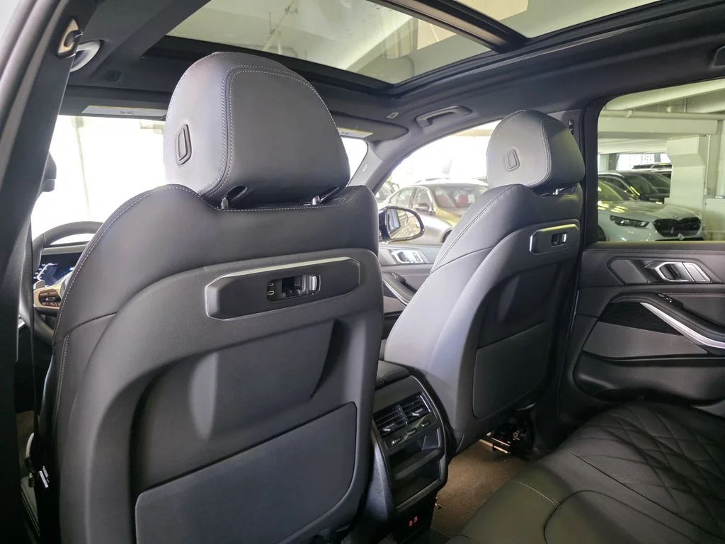 New 2026 Brooklyn Grey Metallic BMW sDrive40i image 12
