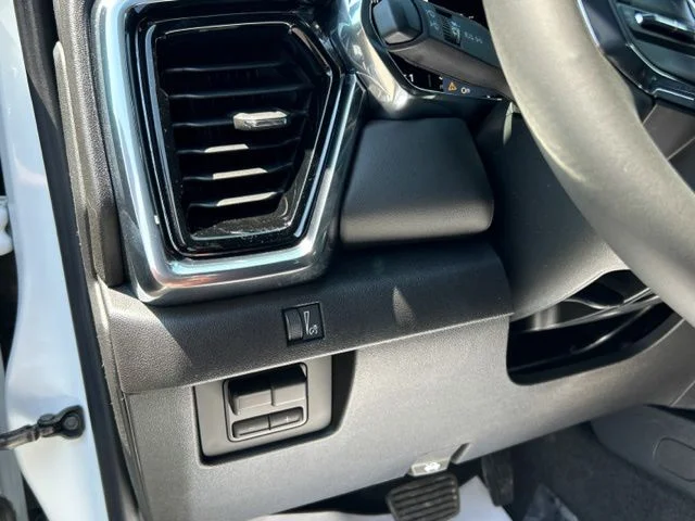New 2026 Summit White GMC Elevation image 27