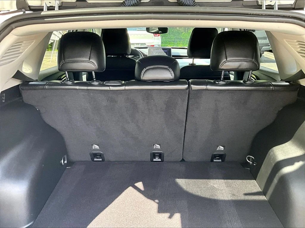 Used 2022 White Jeep Limited image 26