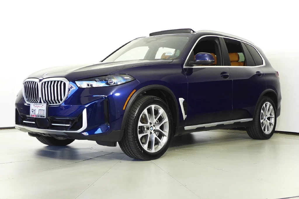 Used 2026 Blue BMW xDrive40i image 2