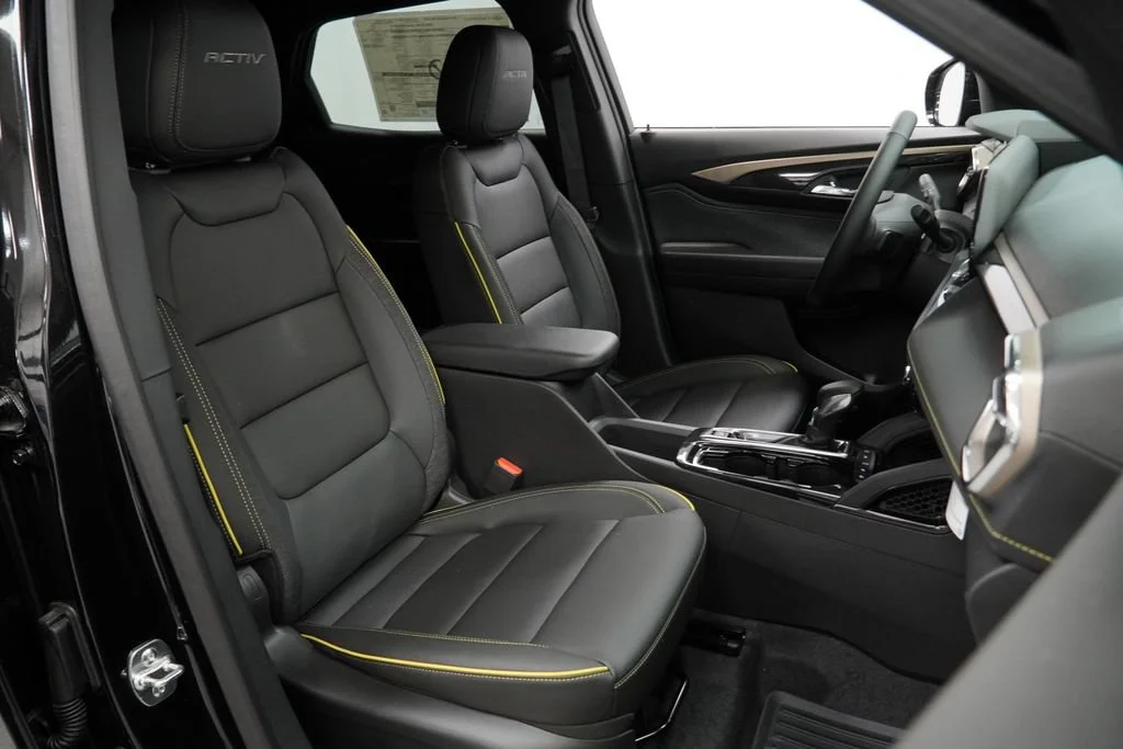 New 2026 Mosaic Black Metallic Chevrolet ACTIV image 28