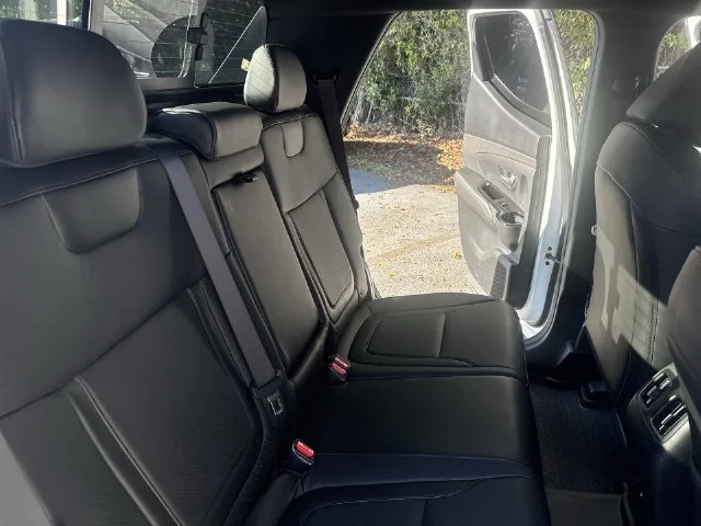 Used 2025 White Hyundai SEL image 11