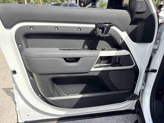 2023 Land Rover Defender X-Dynamic SE - Photo 13