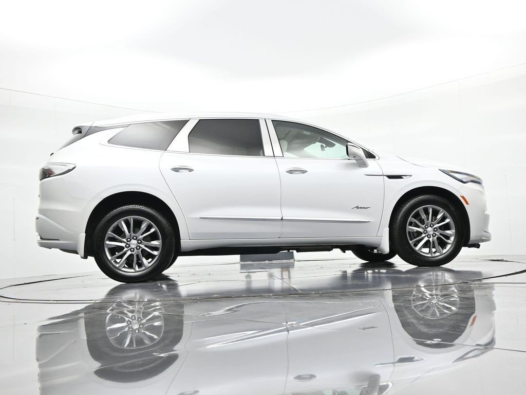 Used 2022 White Frost Buick AWD 4dr Avenir image 25