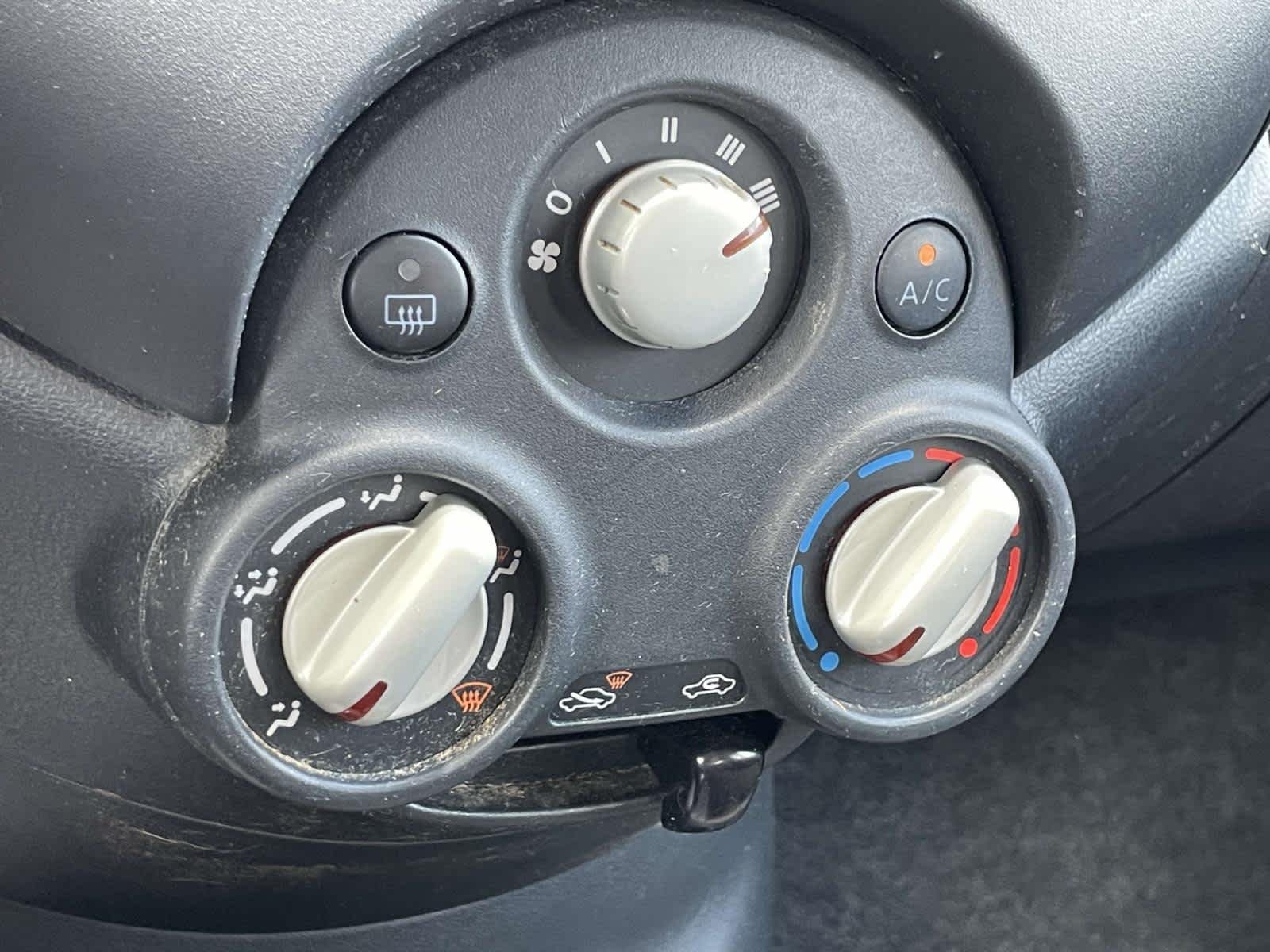 Used 2014 Super Black Nissan S Plus image 20