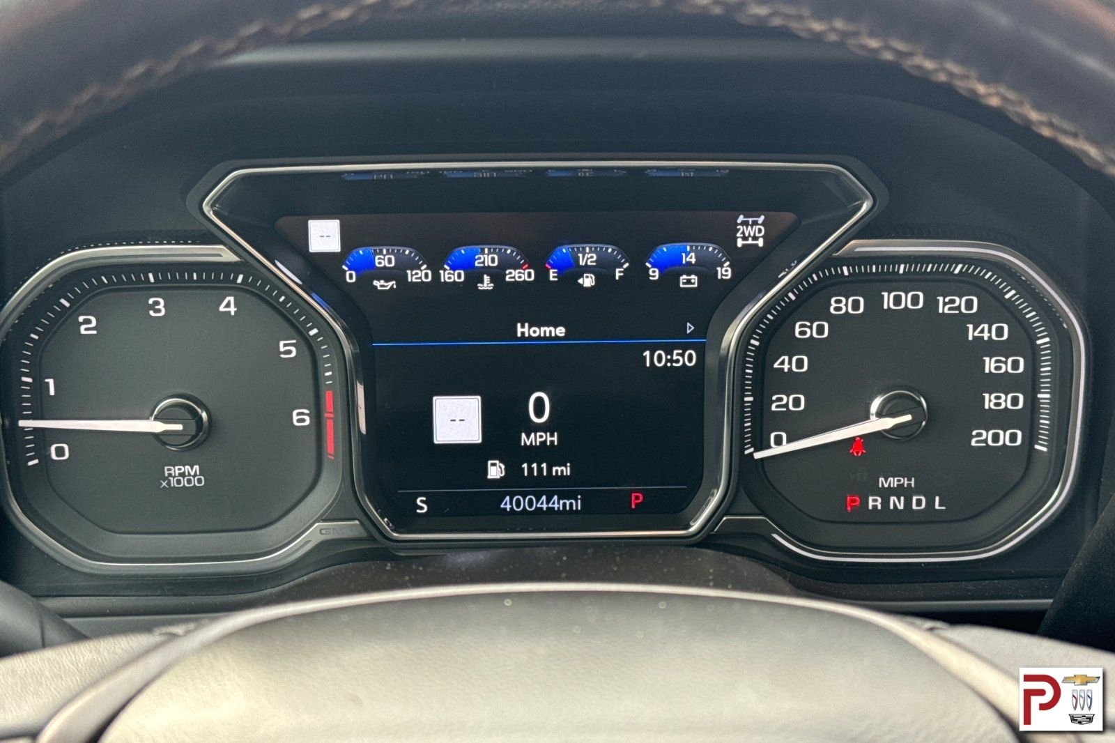 Used 2022 White GMC AT4 image 30