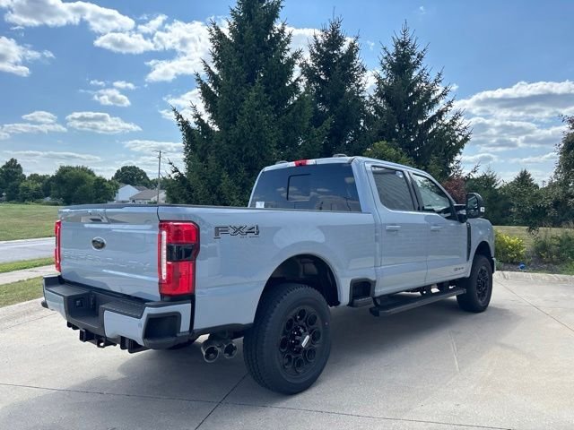 New 2026 Glacier Gray Metallic Tri-Coat Ford F-350® Lariat® image 40