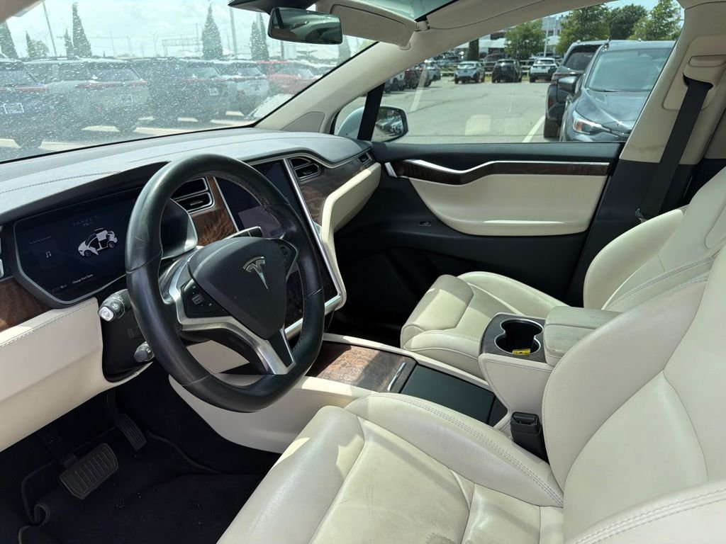 Used 2018 White Tesla 75D image 4