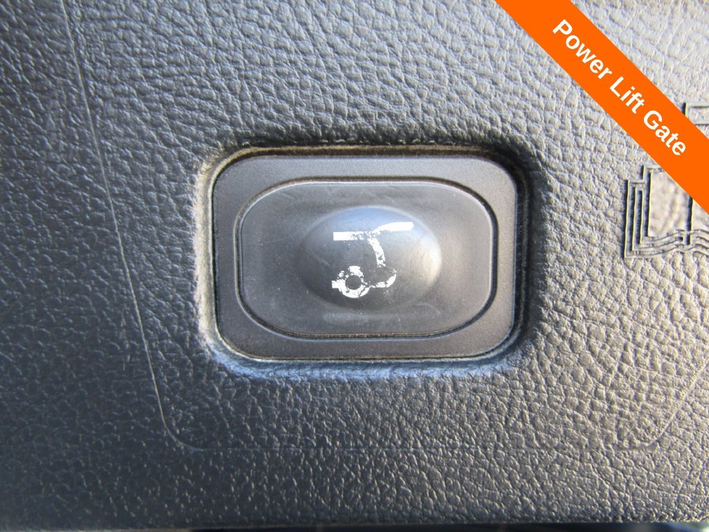 Used 2020 Silver Ford Titanium image 18