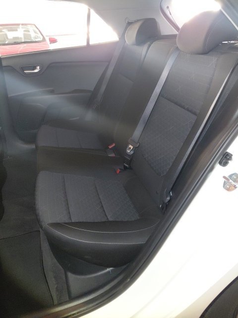 Used 2022 White Kia S image 8