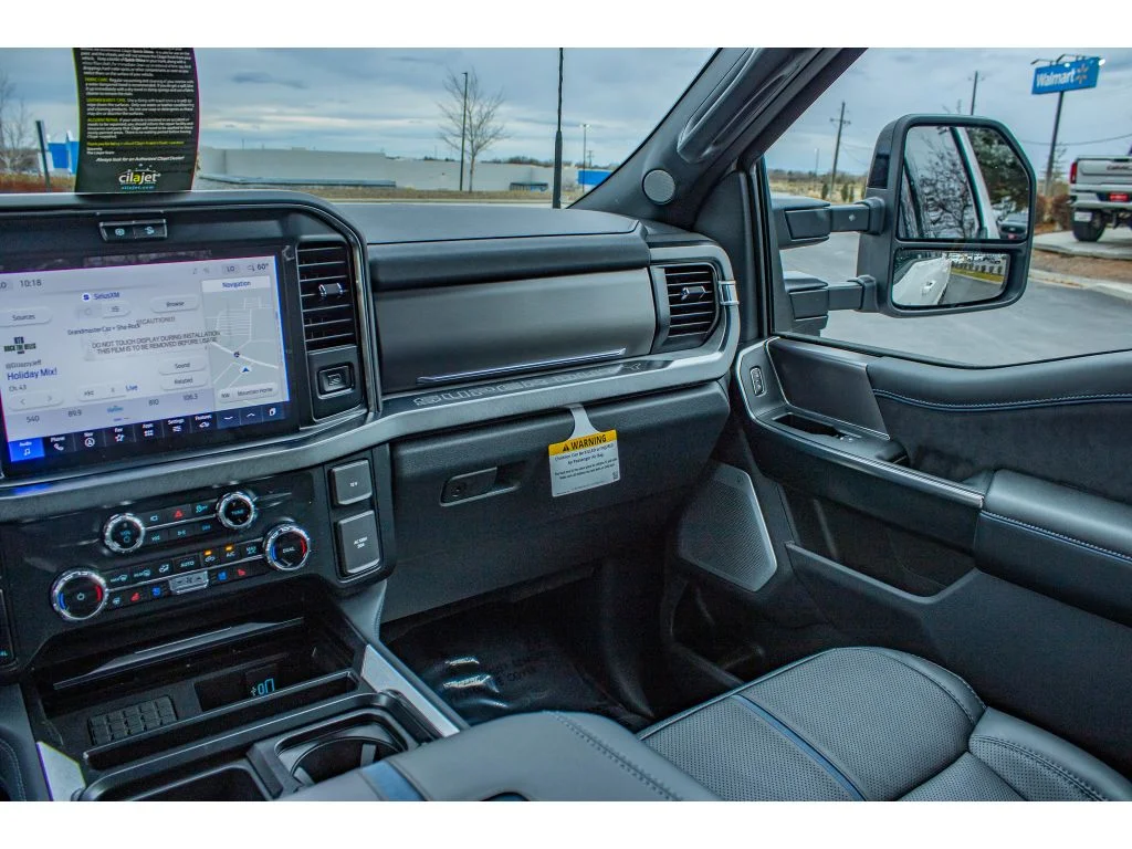 2026 Ford F-350 Super Duty Platinum - Photo 36