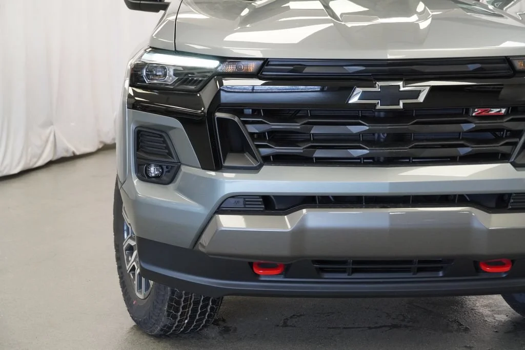 New 2026 Sterling Gray Metallic Chevrolet Z71 image 31