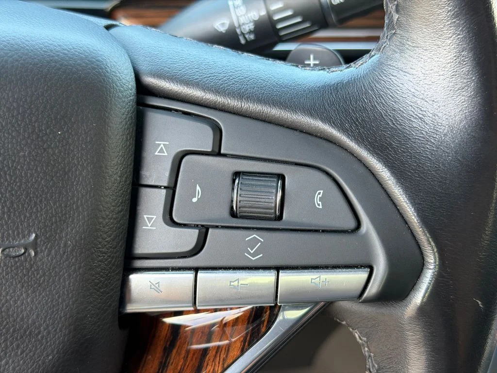 Used 2023 White Cadillac Premium Luxury image 26
