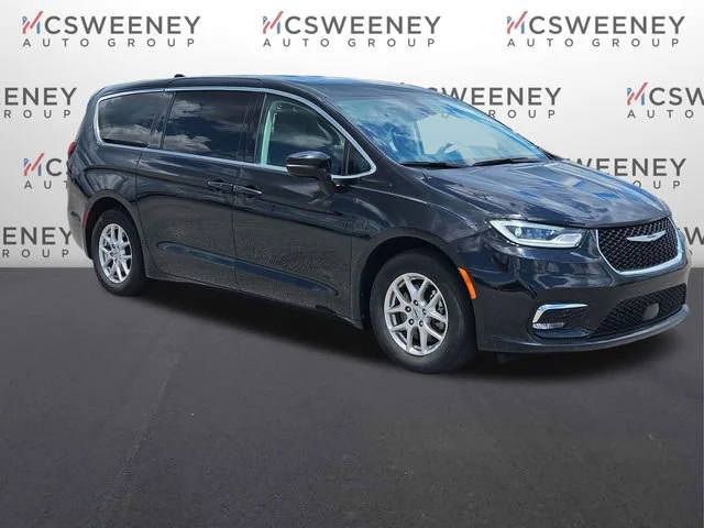 Used 2024 Red Chrysler Touring L image 7
