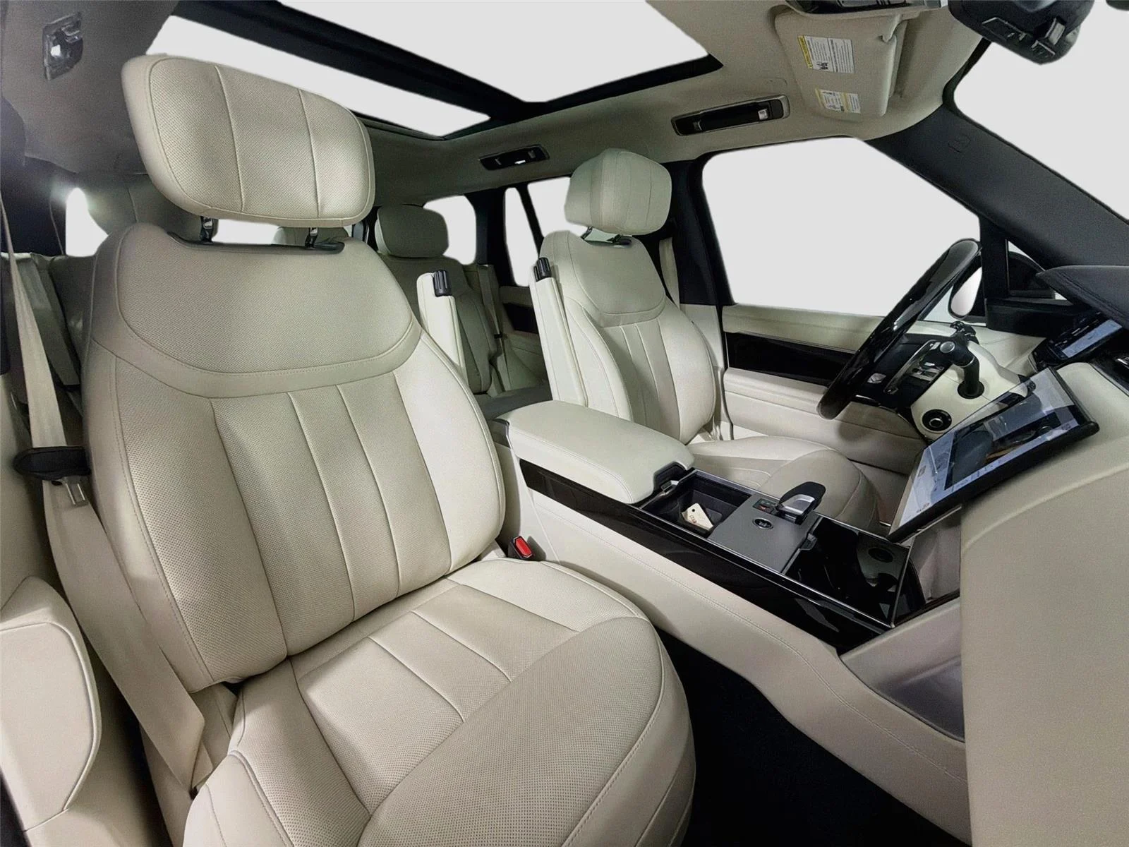 Used 2025 Carpathian Grey Land Rover P550e Autobiography image 27