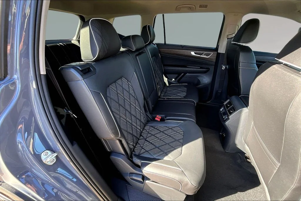New 2026 Pure Gray Volkswagen 2.0T SEL Premium R-Line image 9