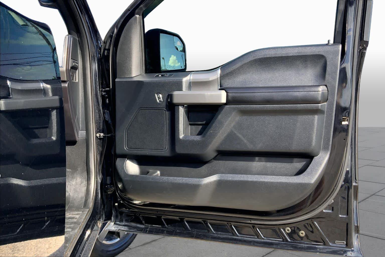 Used 2017 Shadow Black Ford XLT image 21