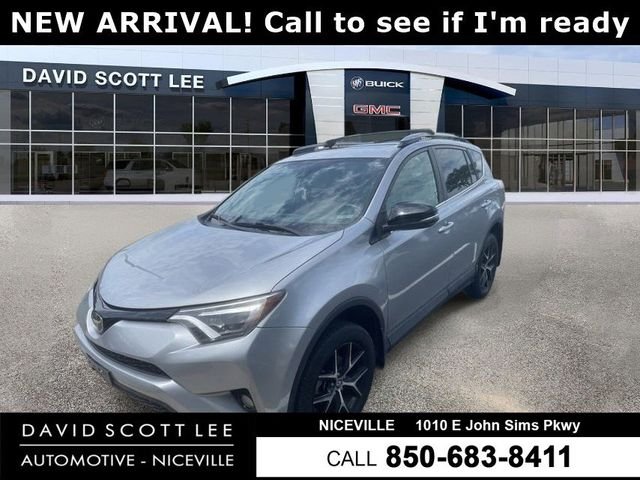 2017 Toyota RAV4 SE's photo