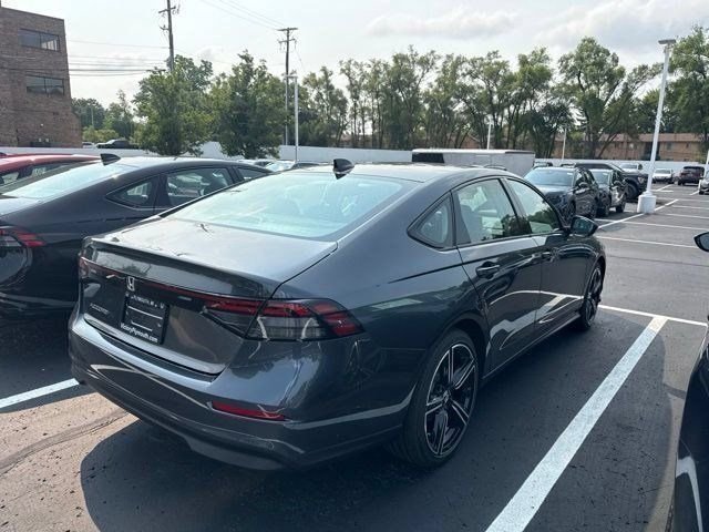 New 2026 Meteorite Gray Metallic Honda SE image 6