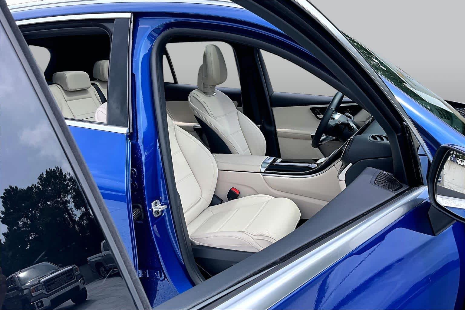 Used 2026 Starling Blue Metallic Mercedes-Benz GLC 300 image 9