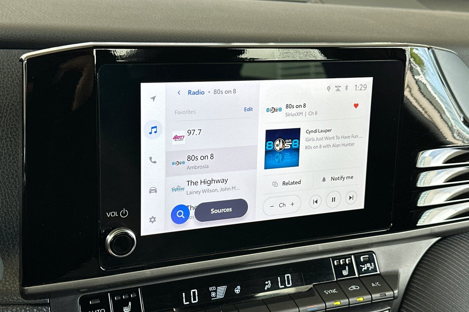 Used 2025  Toyota SE image 17