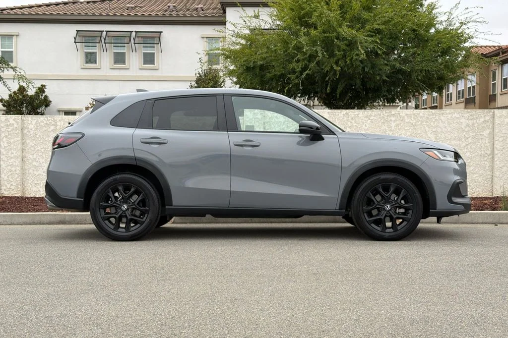 Used 2023 Urban Gray Pearl Honda Sport image 3