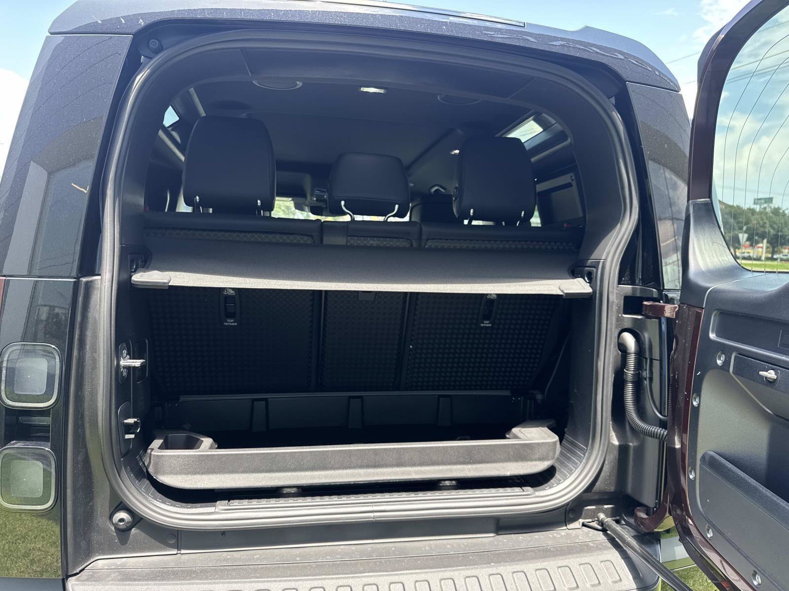 New 2026 Sedona Red Land Rover X-Dynamic SE image 7