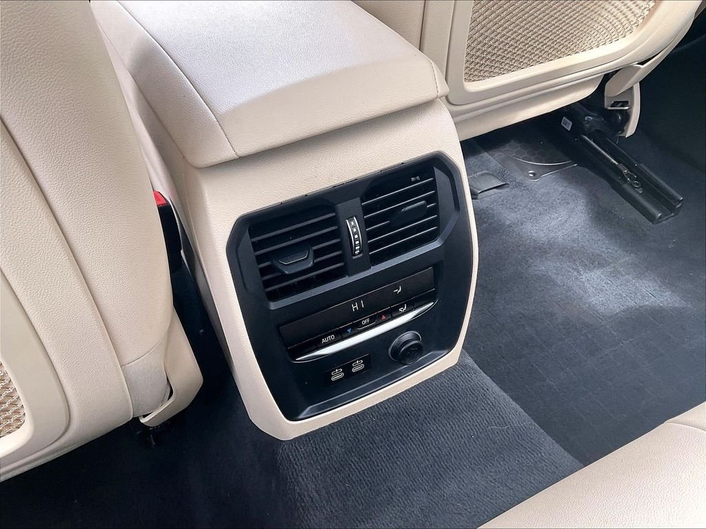 Used 2019 Blue BMW 330i xDrive image 27