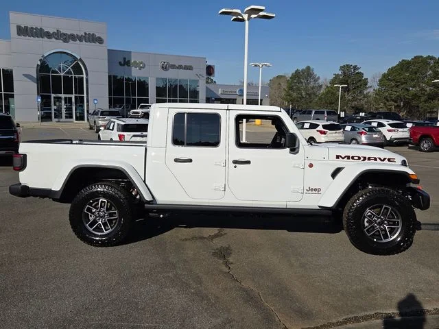New 2026 Bright White Clear-Coat Exterior Paint Jeep Mojave image 14