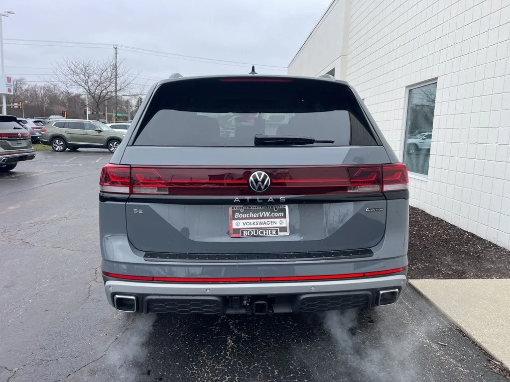 New 2026 Pure Gray Volkswagen 2.0T Peak Edition image 4