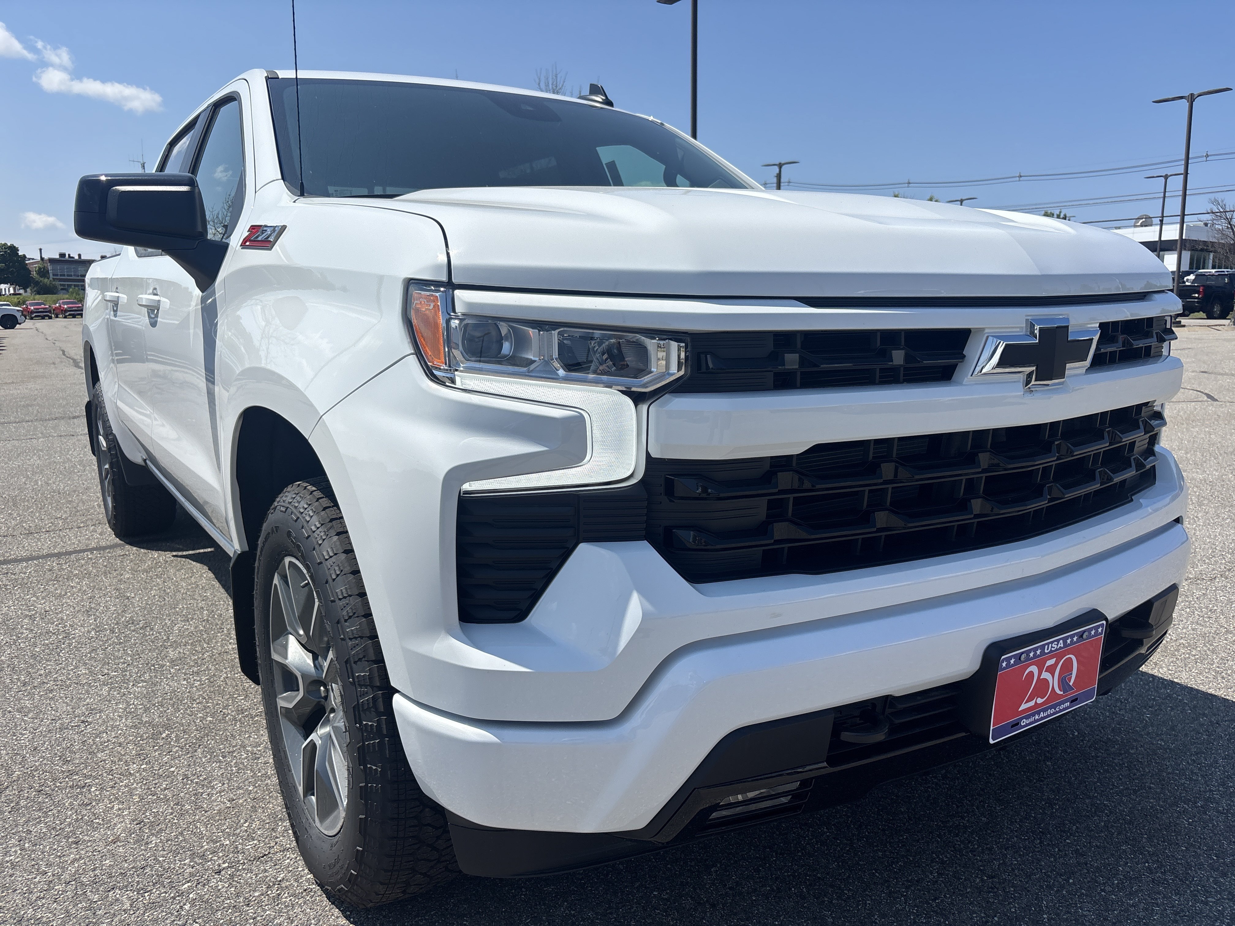 New 2026 Summit White Chevrolet RST image 4
