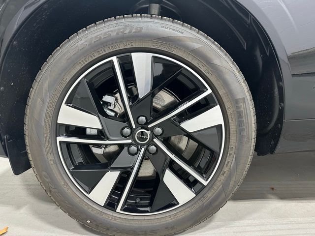 2026 Volvo XC60 Plus - Photo 22
