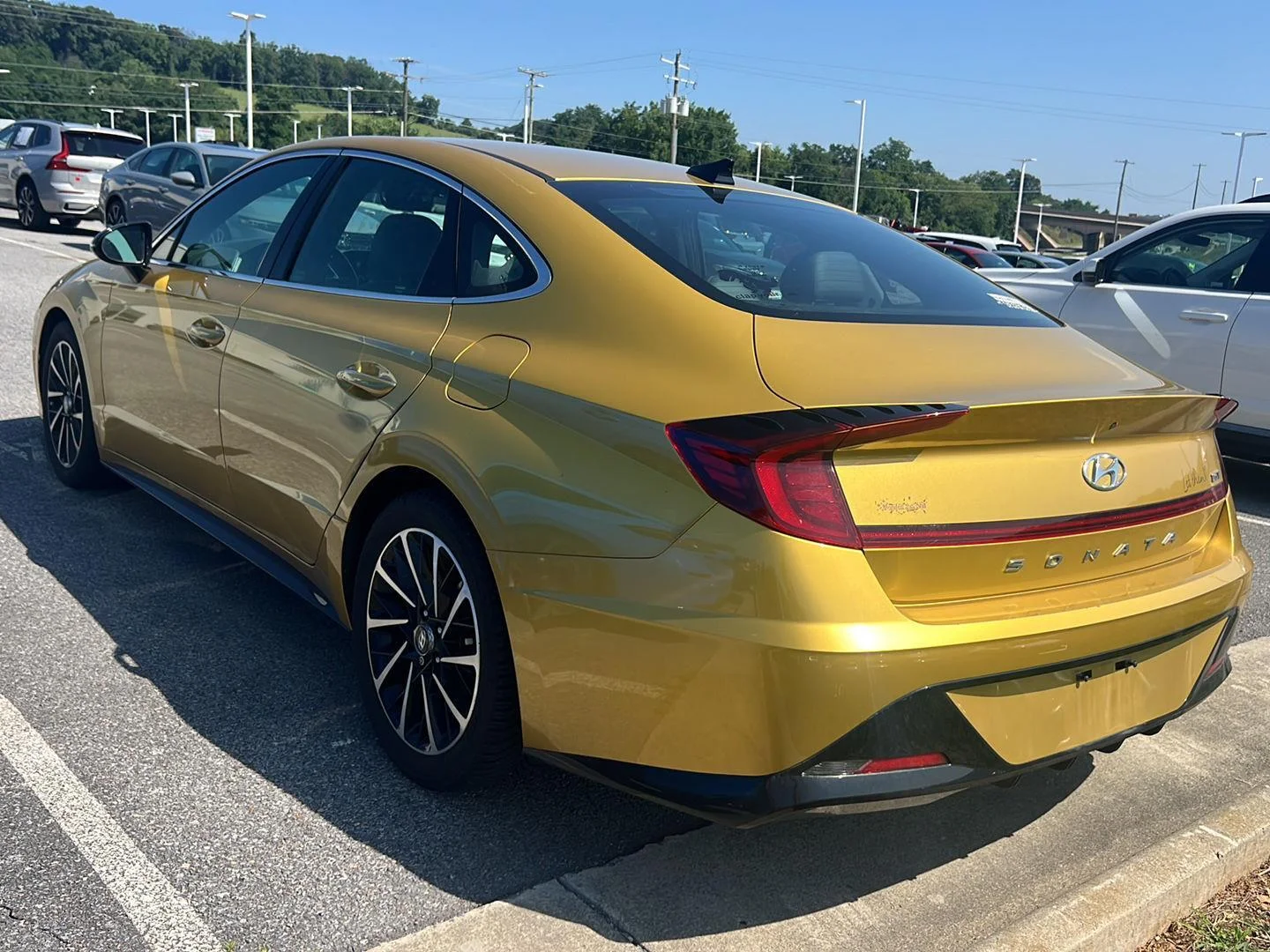 Used 2020 Glowing Yellow Hyundai SEL Plus image 2