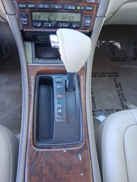 Used 2003  Toyota XLS image 17