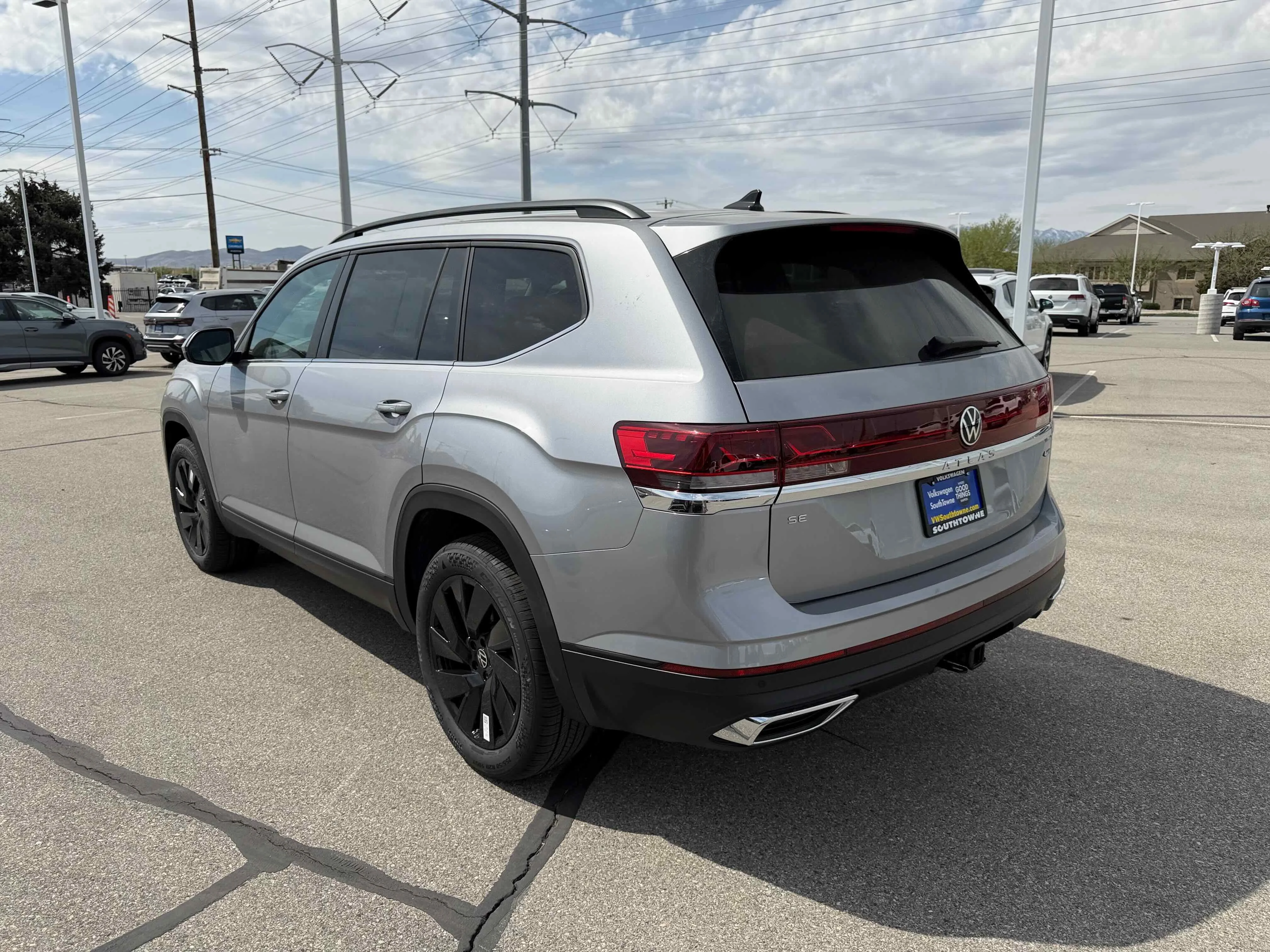 New 2026 Silver Mist Volkswagen 2.0T SE w/Technology image 5