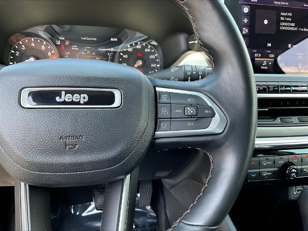 Used 2022 Gray Jeep Limited image 12