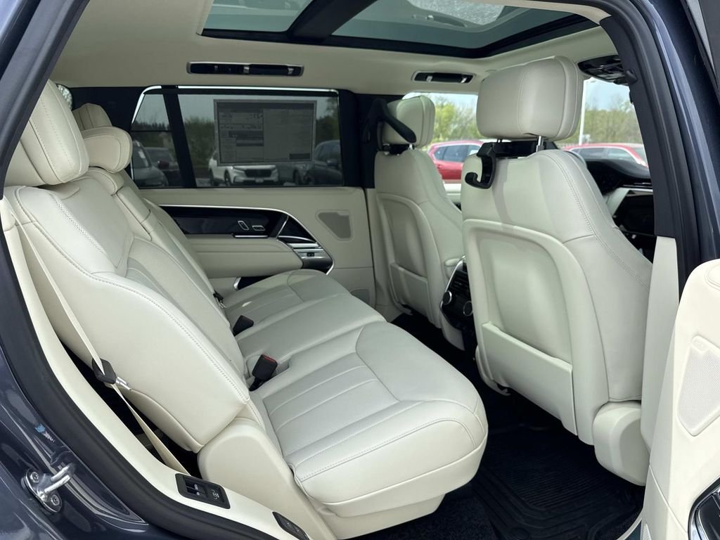 New 2026 Varesine Blue Land Rover SE 7 Seats image 14