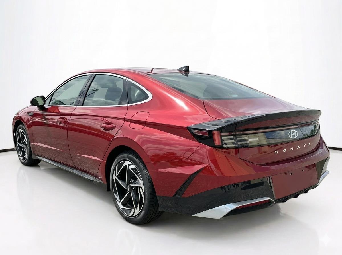 Used 2024 Ultimate red Hyundai SEL image 7