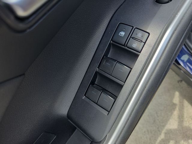 2021 Toyota Highlander XLE - Photo 13