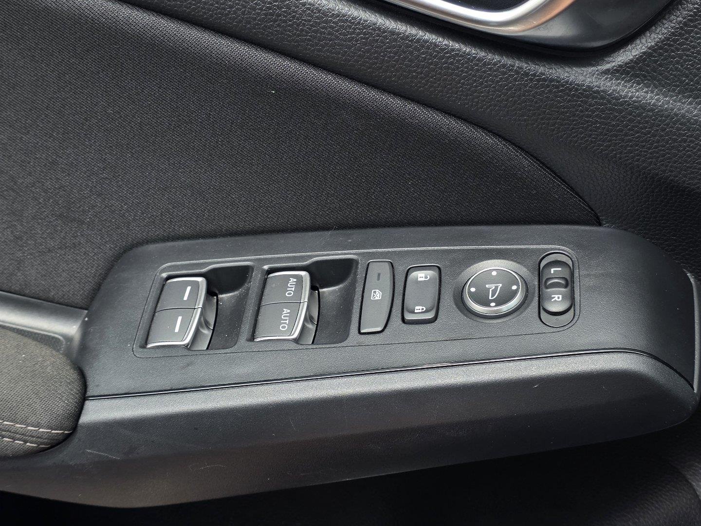 Used 2025  Honda LX image 23