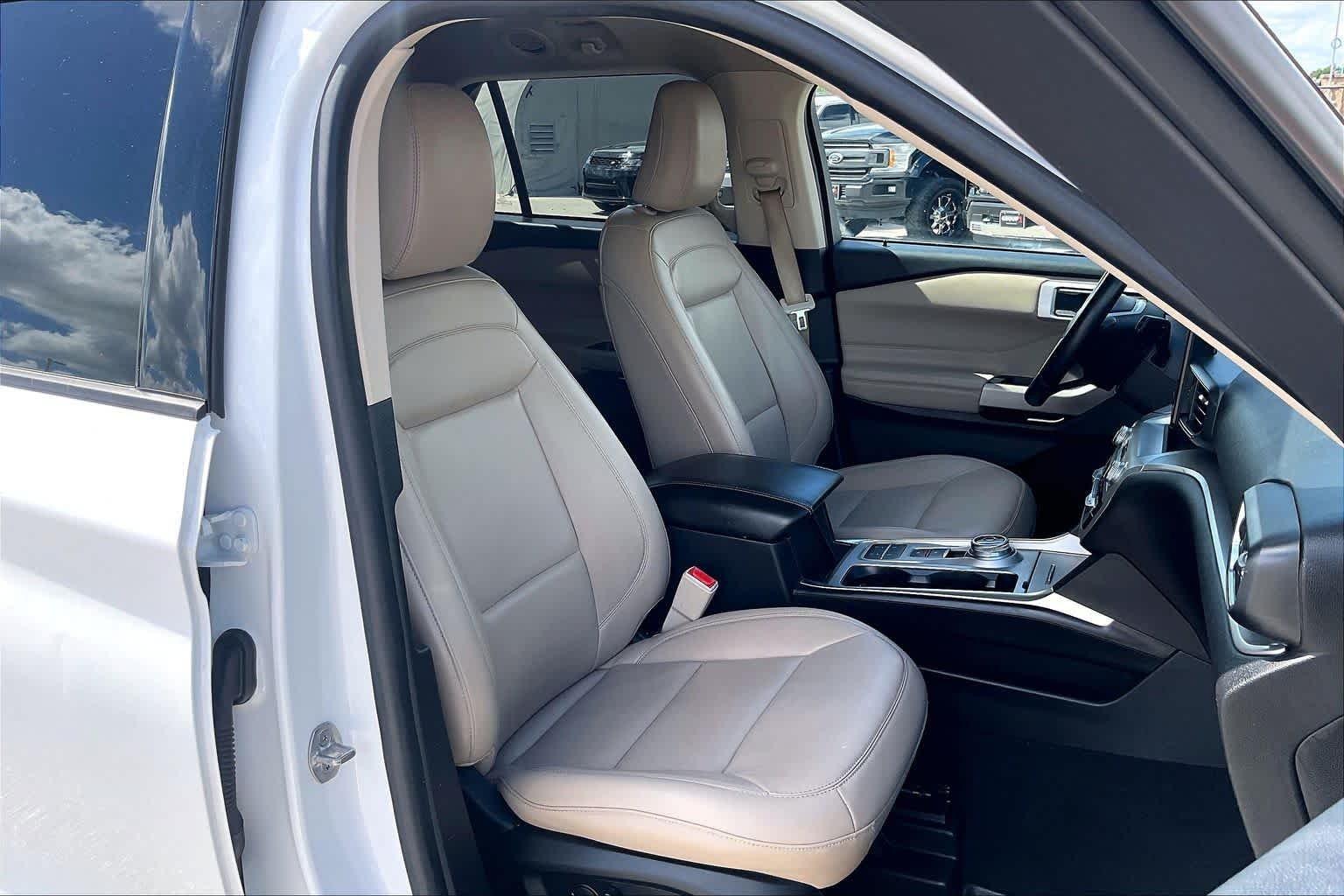 Used 2022 Oxford White Ford XLT image 15