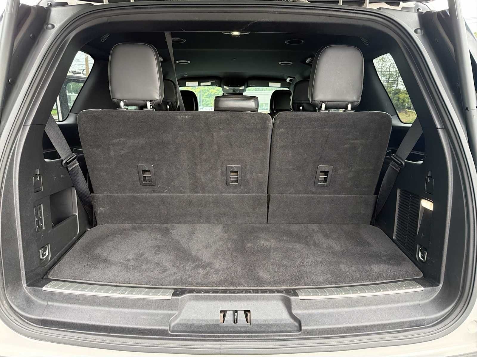 Used 2019 White Platinum Metallic Tri-Coat Lincoln Select image 33