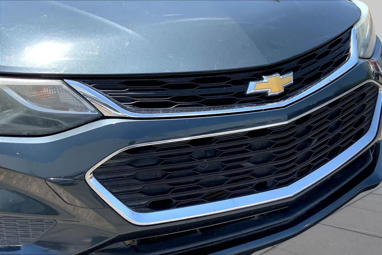 Used 2018 Graphite Metallic Chevrolet LT image 30
