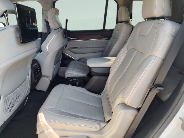Used 2023 White Jeep Summit image 26
