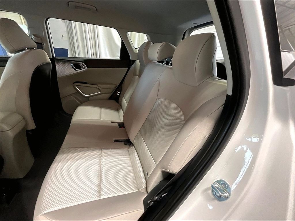 Used 2025 White Kia S image 15