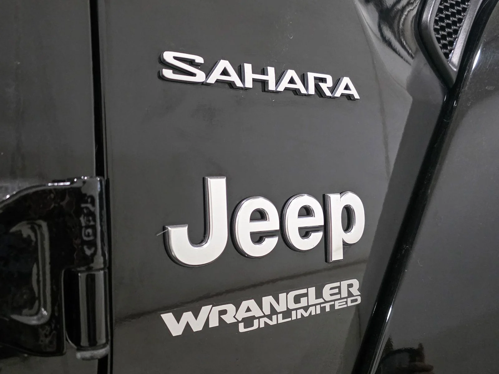 Certified Used 2021 Black Jeep Unlimited Sahara image 17